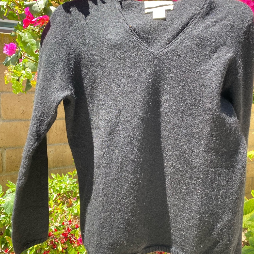*MINT* GENOVA 100% CASHMERE VNECK SWEATER